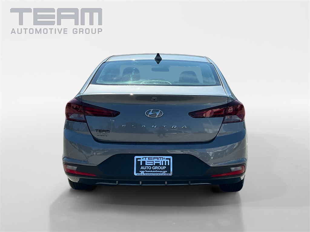 2019 Hyundai Elantra SEL photo 6