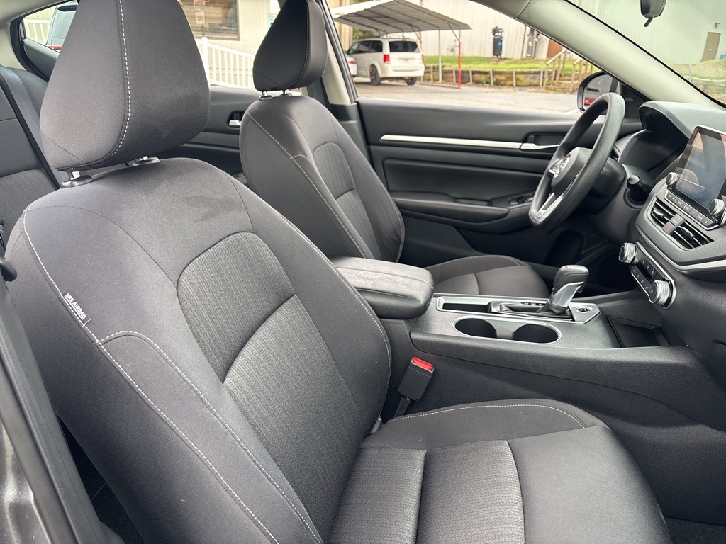 2022 Nissan Altima 2.5 SV photo 6