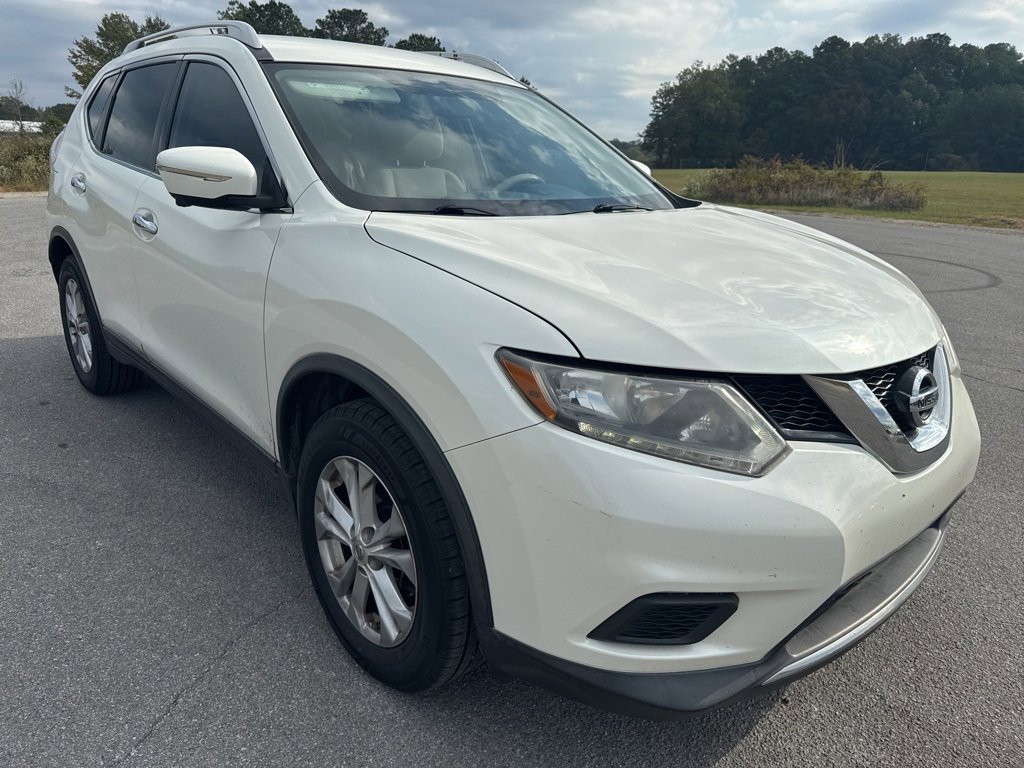 2015 Nissan Rogue SV photo 4
