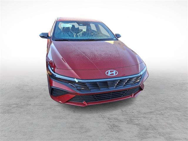 2025 Hyundai Elantra SEL Sport photo 2