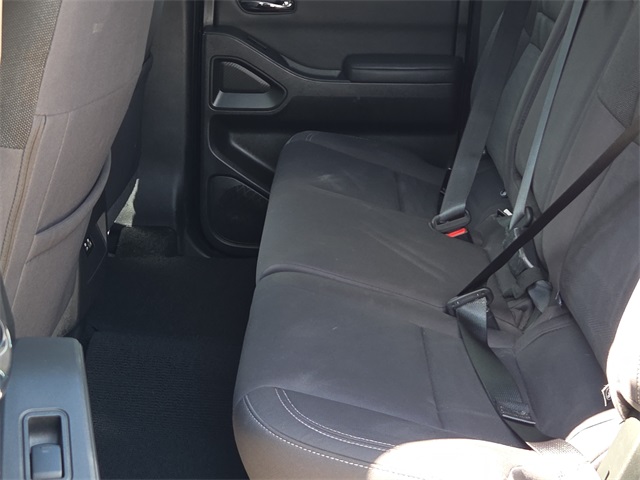 2022 Nissan Frontier SV Crew Cab photo 12