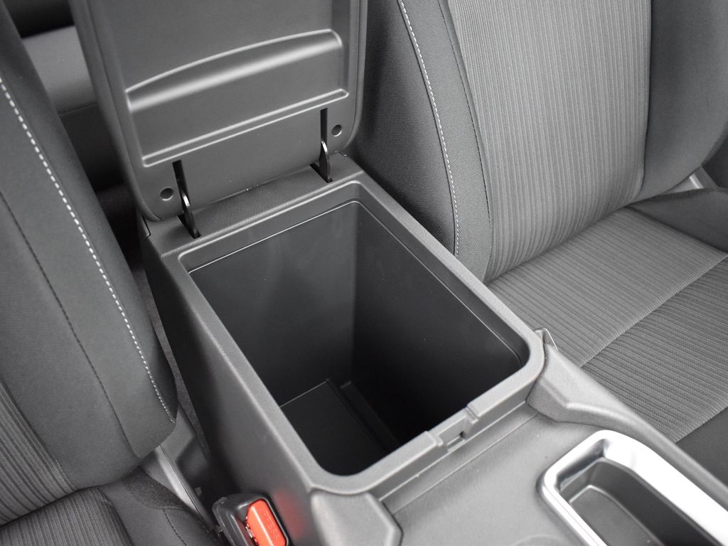2025 Nissan Sentra SV photo 18
