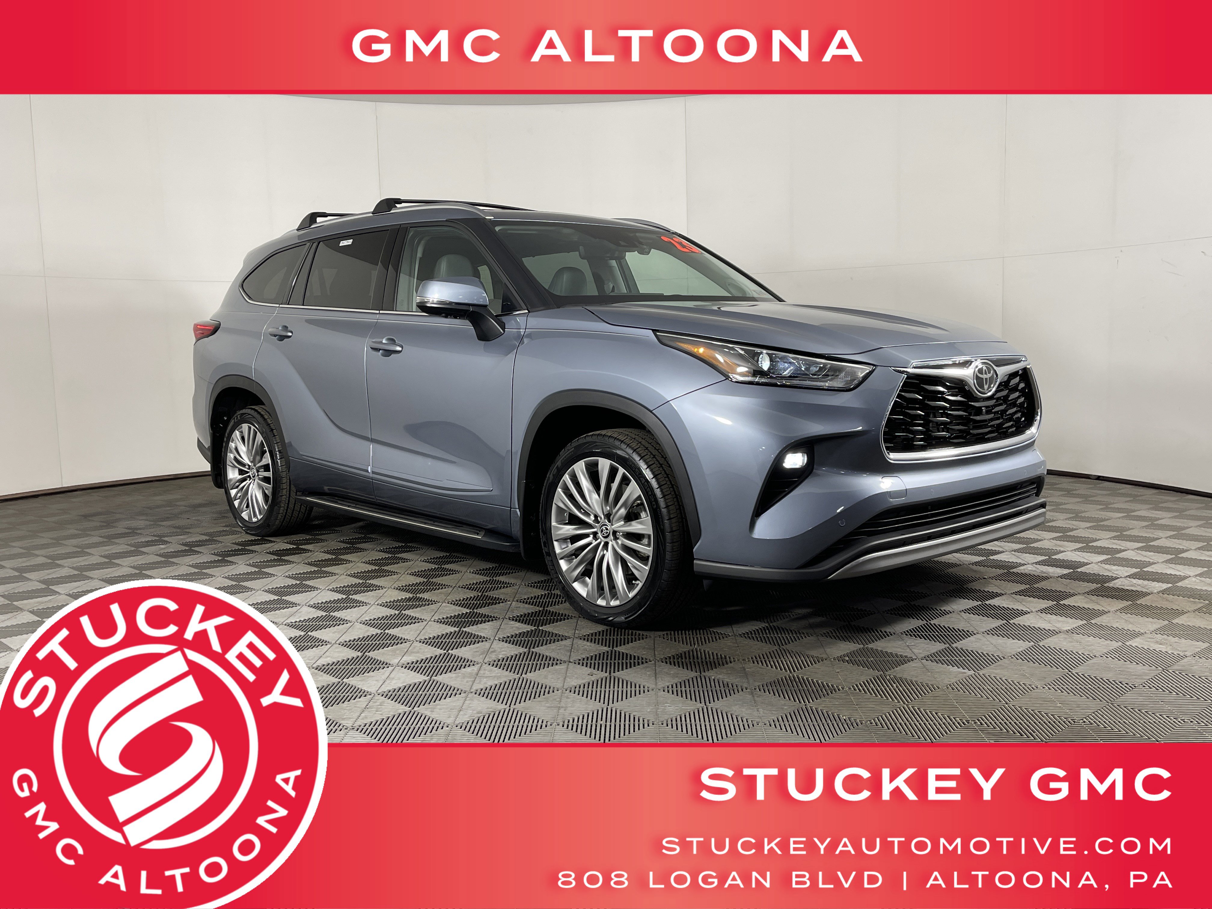 2023 Toyota Highlander Platinum's photo