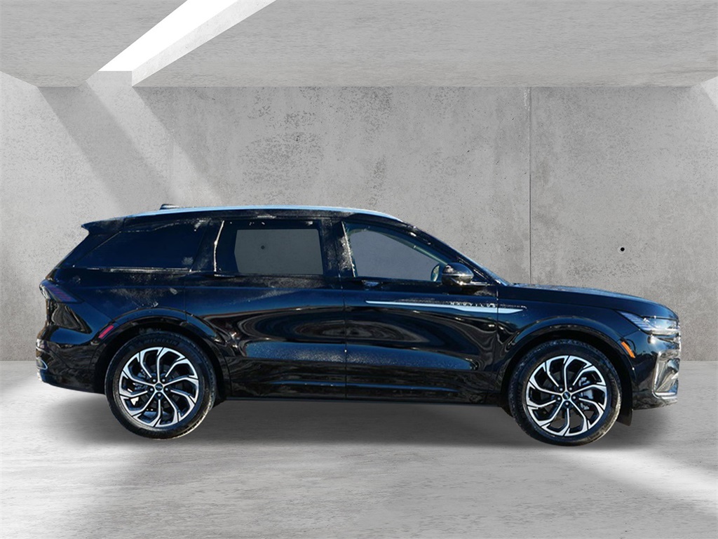 Used 2025 Lincoln Nautilus Reserve with VIN 5LMPJ8KA8SJ940861 for sale in White Bear Lake, Minnesota