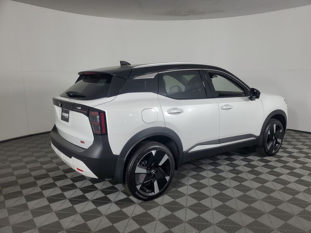2025 Nissan Kicks SR photo 2