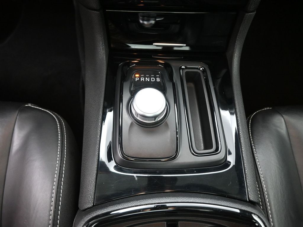 2023 Chrysler 300 S photo 3