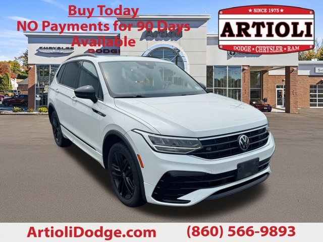 2022 Volkswagen Tiguan SE R-LINE BLACK's photo