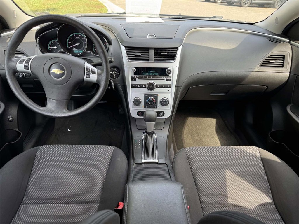 2011 Chevrolet Malibu 1LT photo 3
