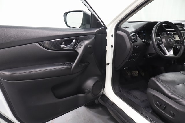 2017 Nissan Rogue SL photo 7