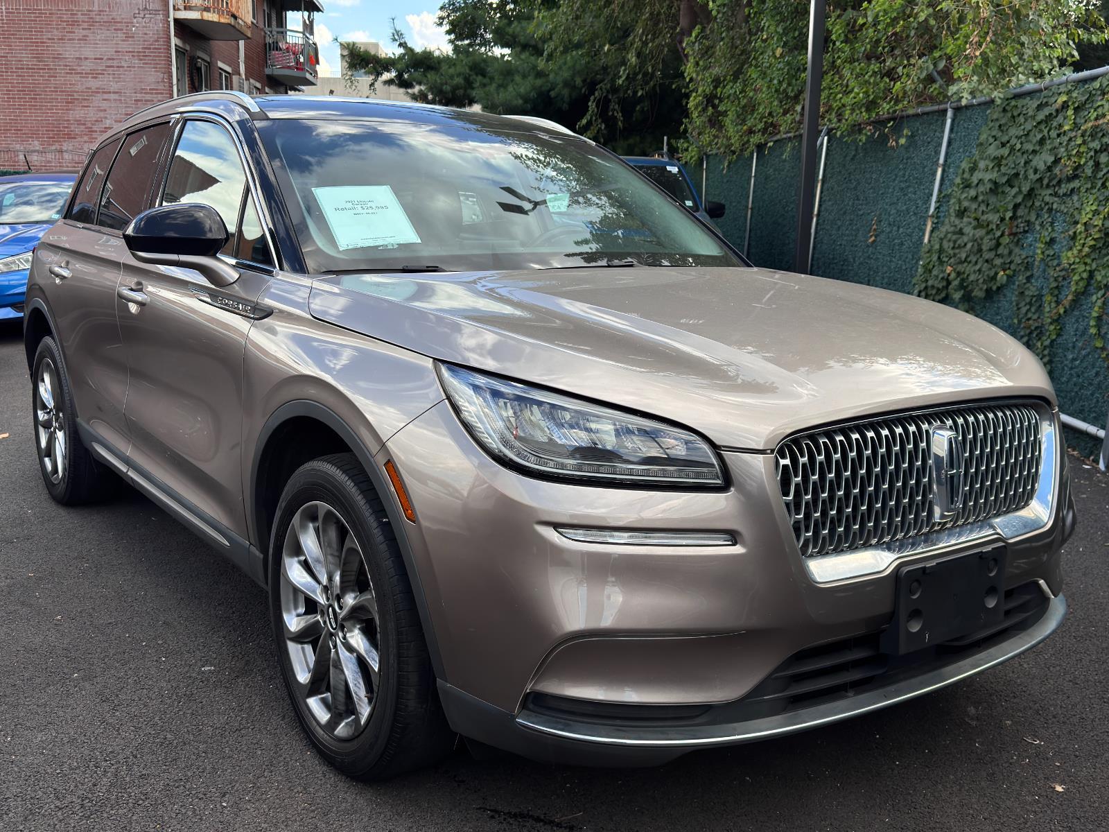 2021 Lincoln Corsair Standard photo 3