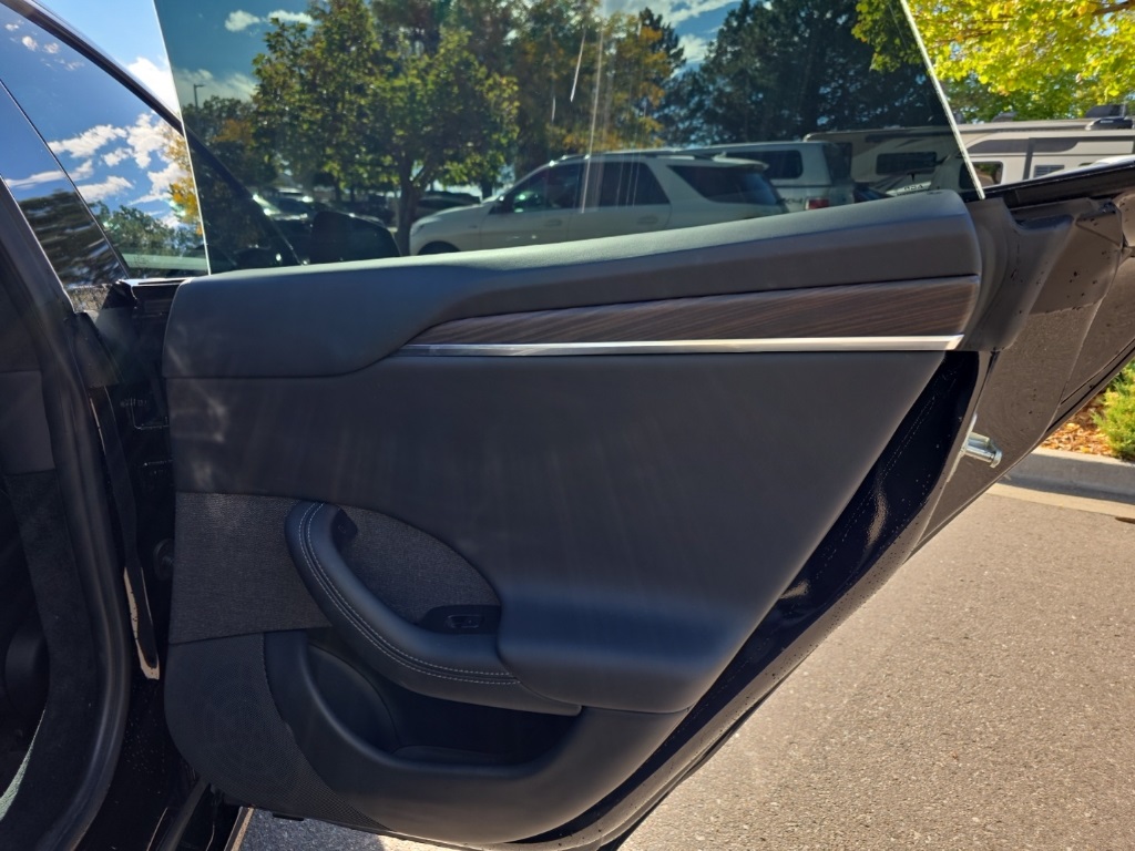 2022 Tesla Model S photo 18
