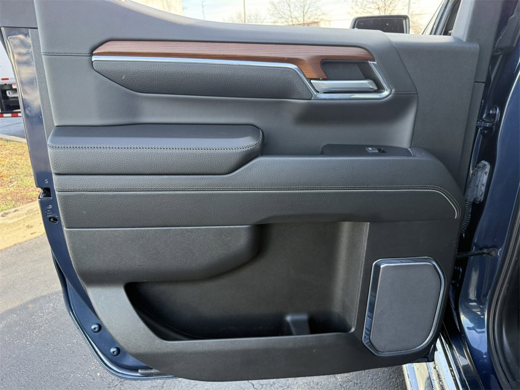 2023 GMC SIERRA - Image 31