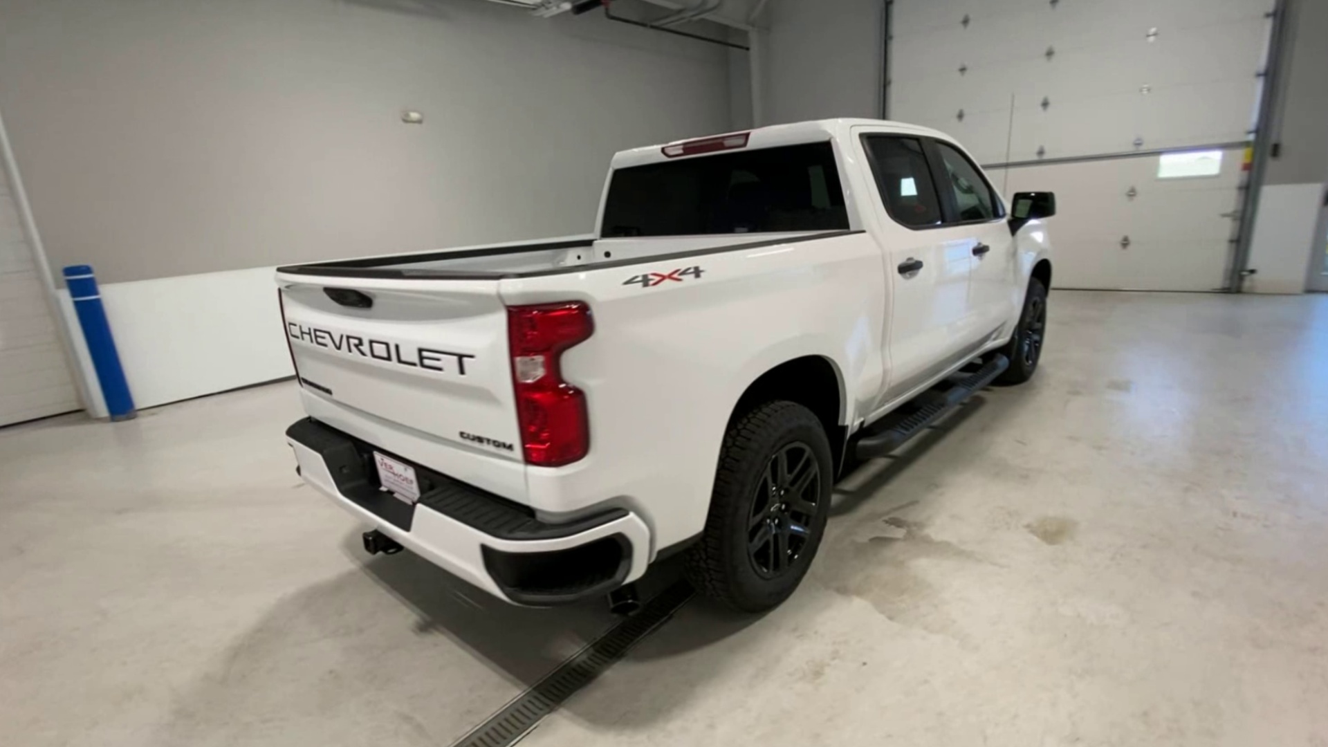 2025 Chevrolet Silverado 1500 Custom photo 8