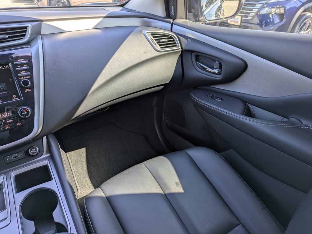 2024 Nissan Murano SV photo 18