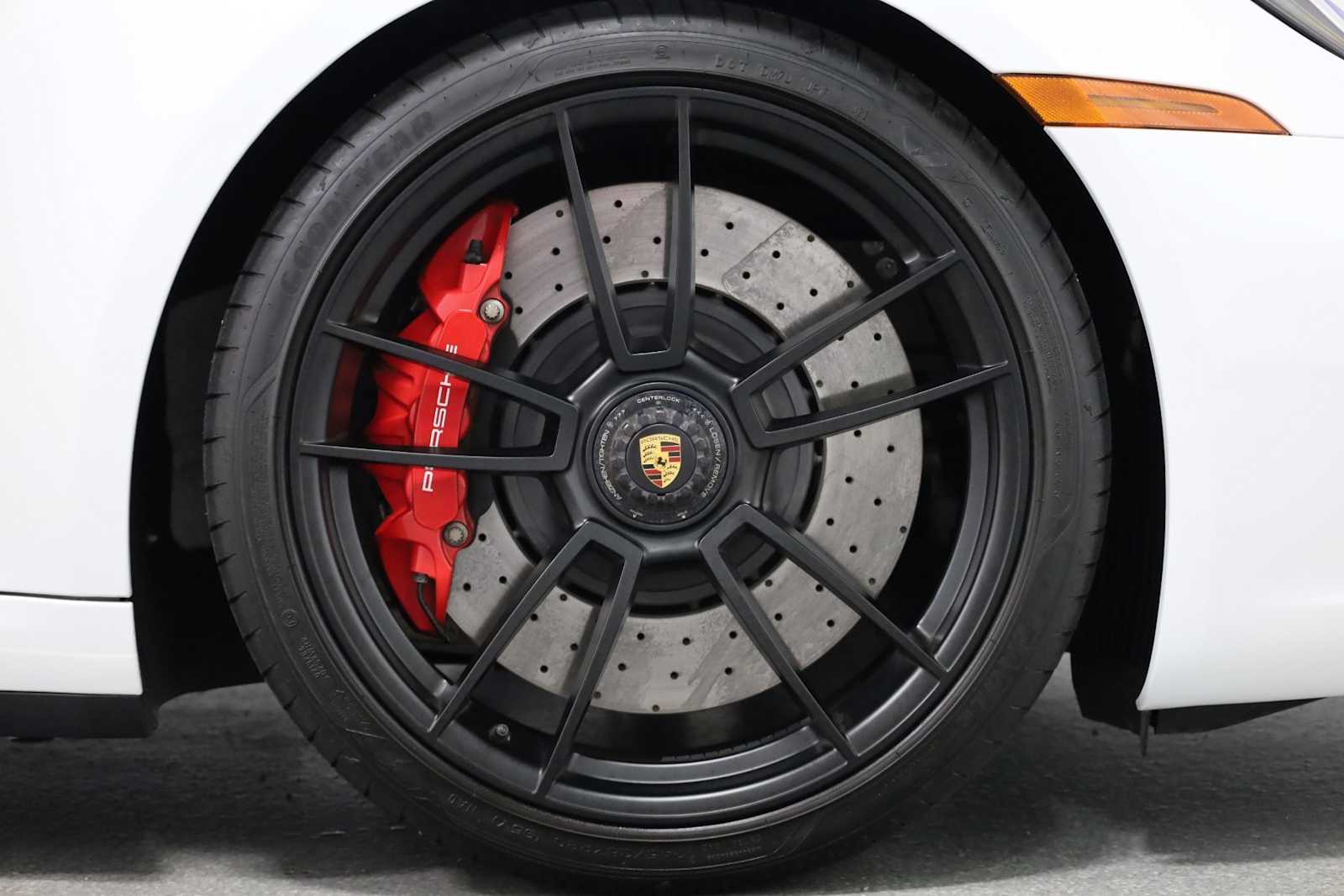 2022 Porsche 911 GTS Coupe photo 11
