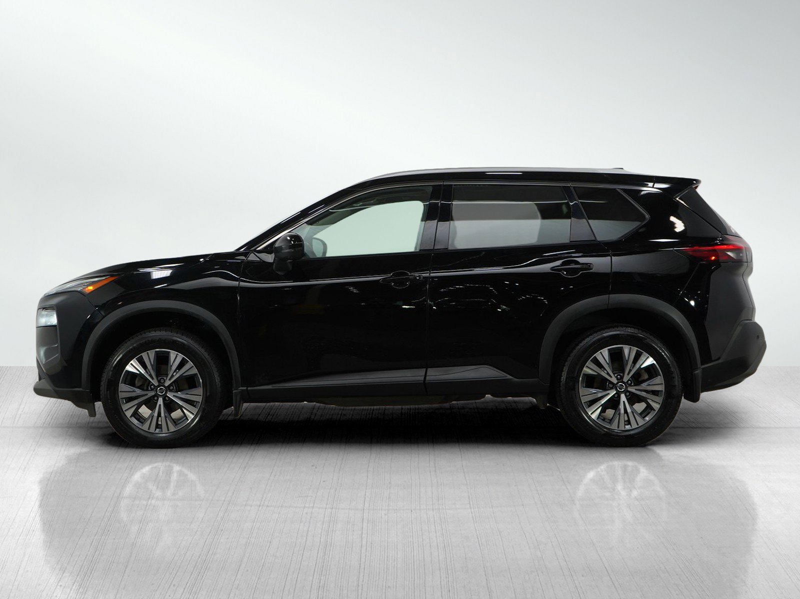 Used 2021 Nissan Rogue SV with VIN 5N1AT3BBXMC781783 for sale in Minneapolis, Minnesota
