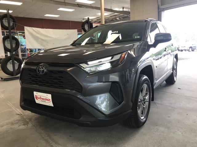2022 Toyota RAV4 Hybrid XLE photo 8