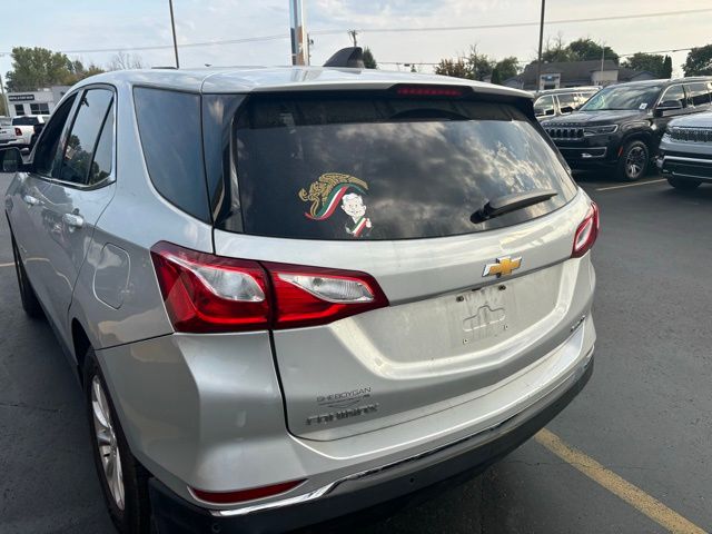 2018 Chevrolet Equinox LT photo 3
