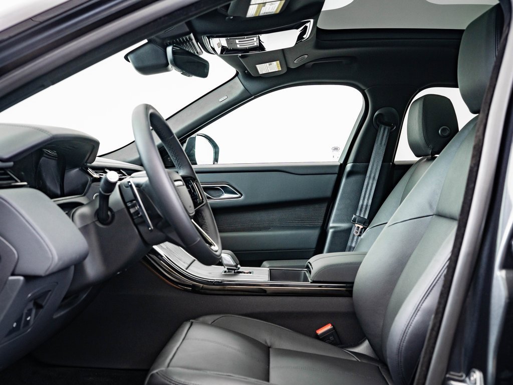 2026 Land Rover Range Rover Velar SE photo 18