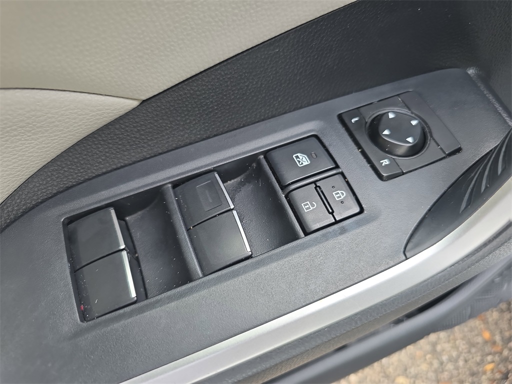 2019 Toyota RAV4 XLE Premium photo 26