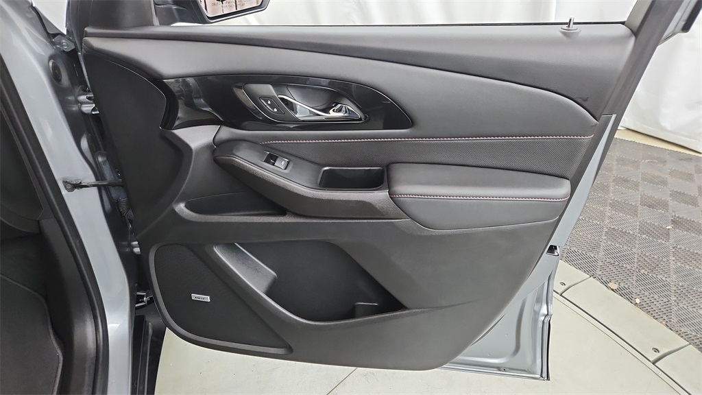 2023 Chevrolet Traverse RS photo 13
