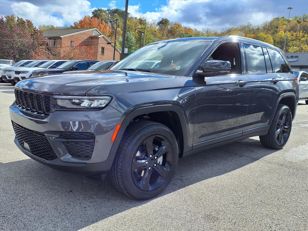 2025 Jeep Grand Cherokee Altitude X photo 3
