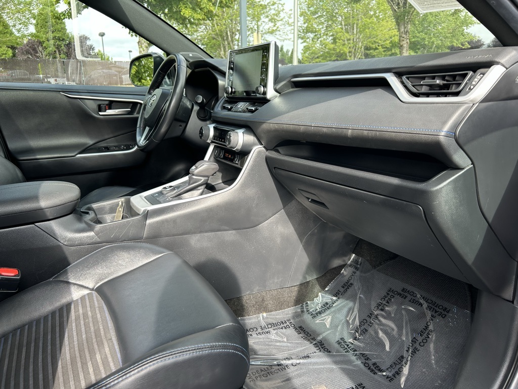 2020 Toyota RAV4 Hybrid XSE photo 28