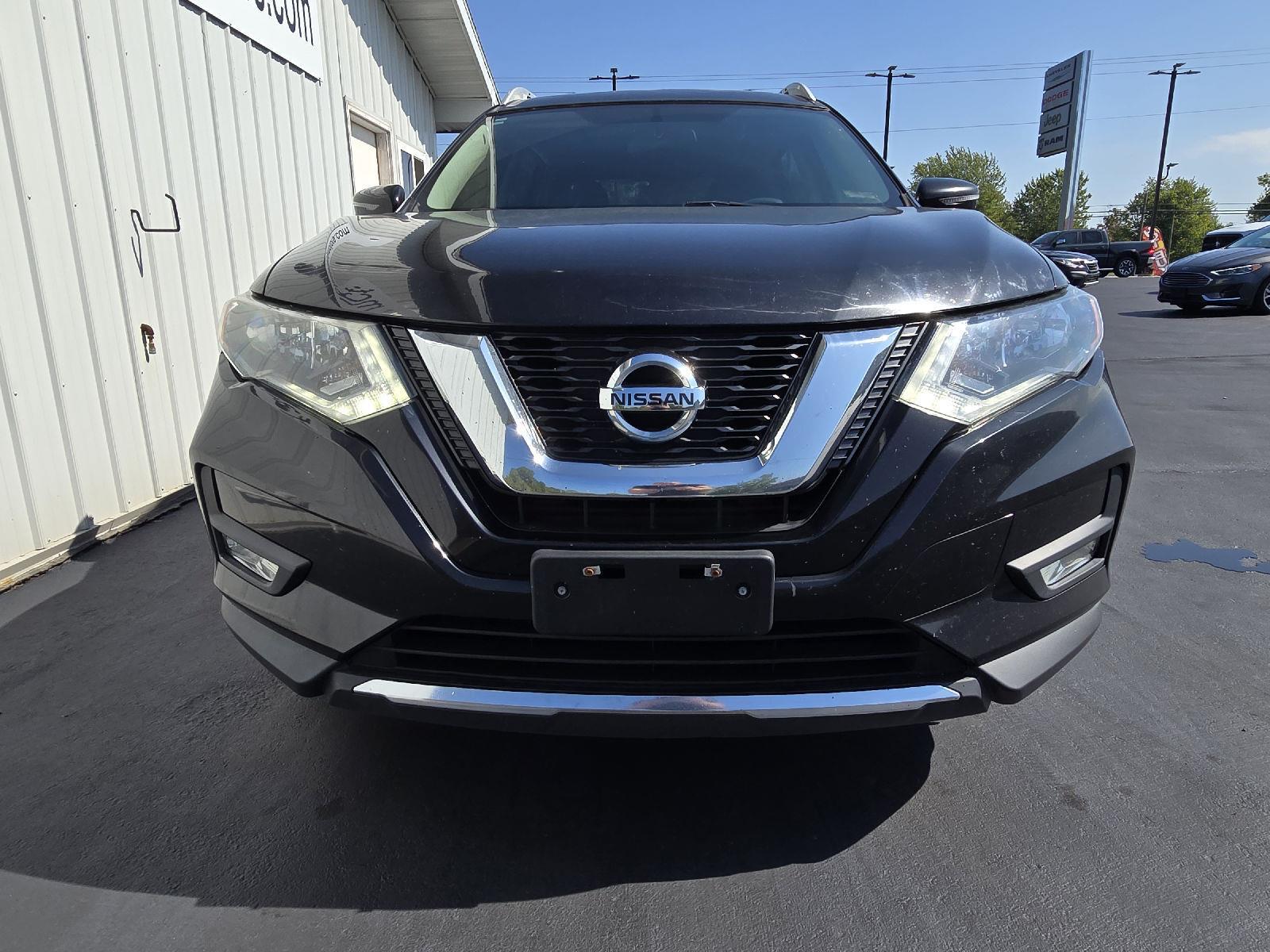 2017 Nissan Rogue SV photo 5