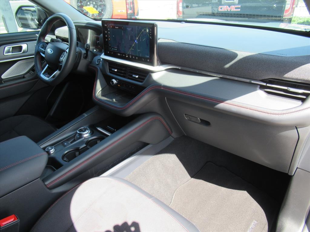 2025 Ford Explorer ST photo 11