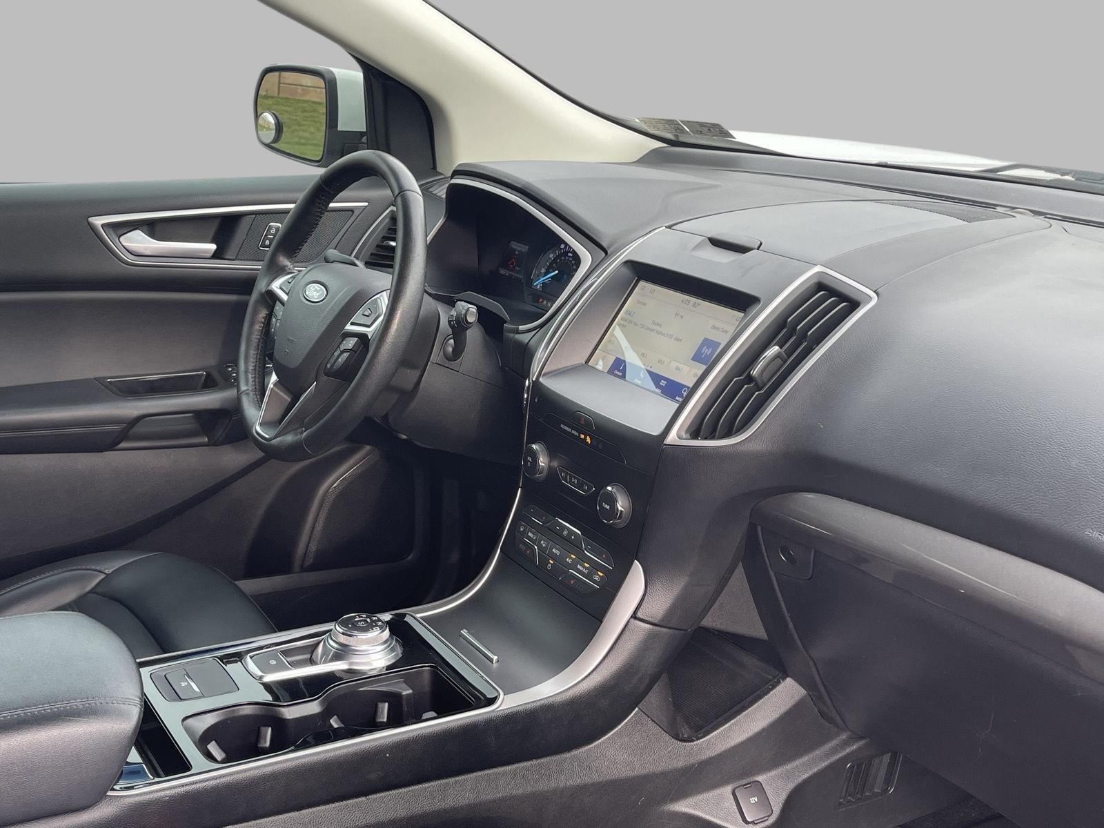 2019 Ford Edge SEL photo 15