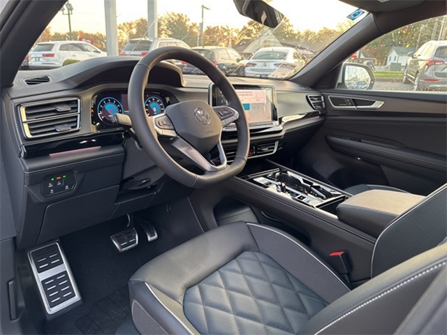 2025 Volkswagen Atlas Cross Sport SEL Premium R-Line photo 10