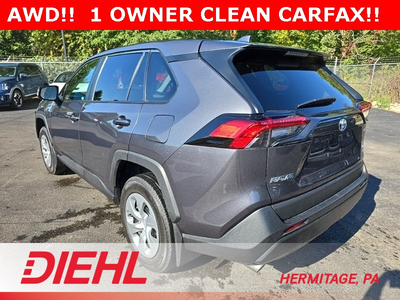 2022 Toyota RAV4 LE photo 5