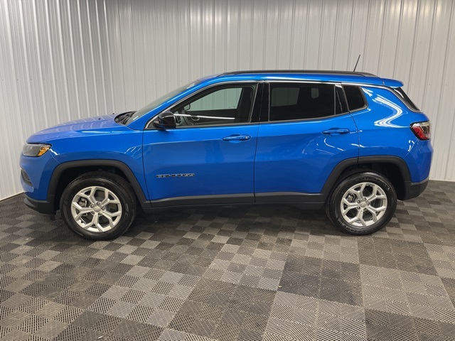 2024 Jeep Compass Latitude photo 5