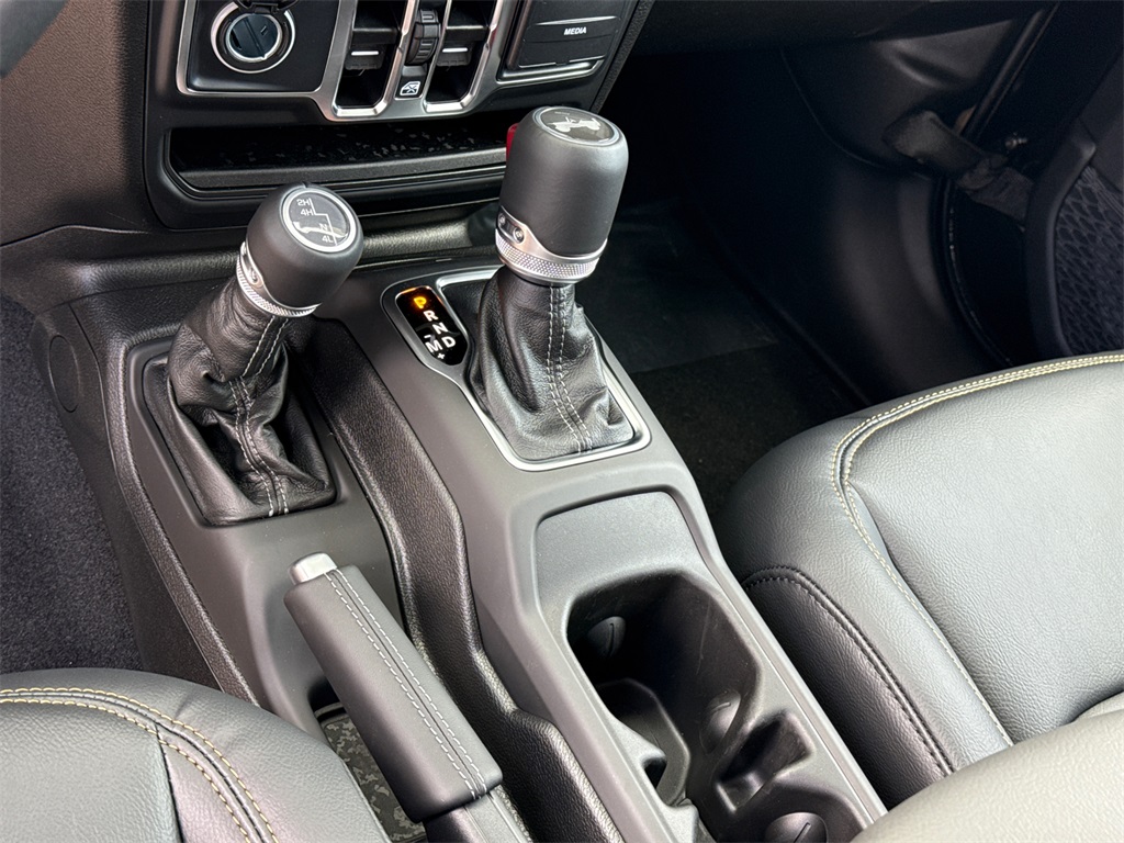 2025 Jeep Wrangler Sahara photo 22