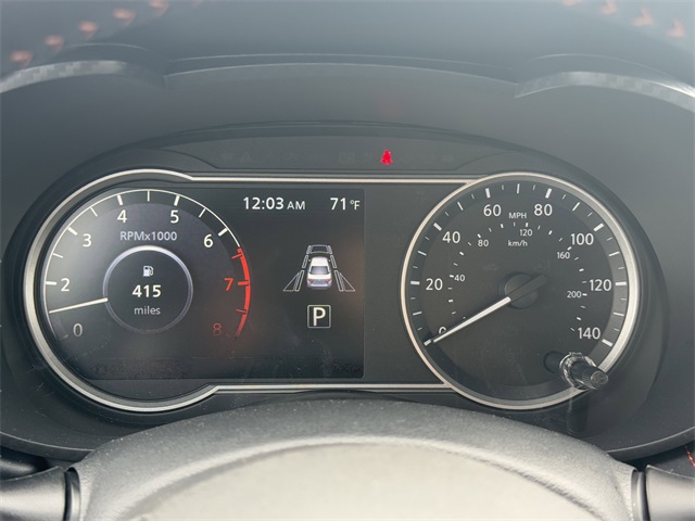 2025 Nissan Versa 1.6 SR photo 10