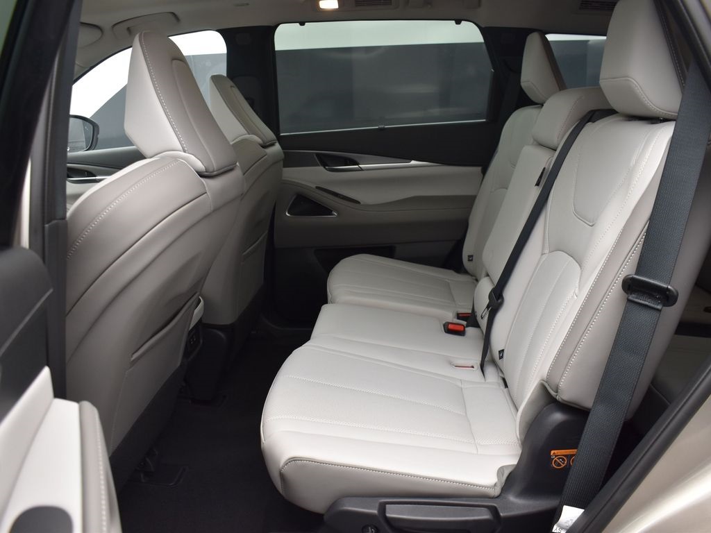 2026 Infiniti QX60 Luxe photo 14