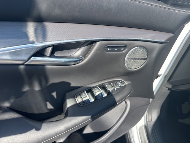 2023 Infiniti QX50 Luxe photo 7