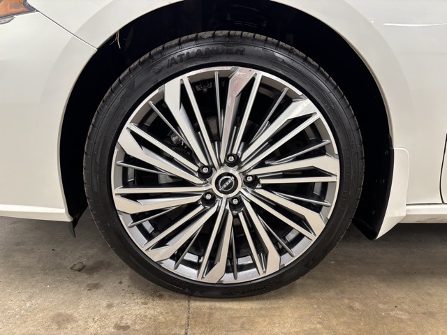 2023 Nissan Altima 2.5 SL photo 9