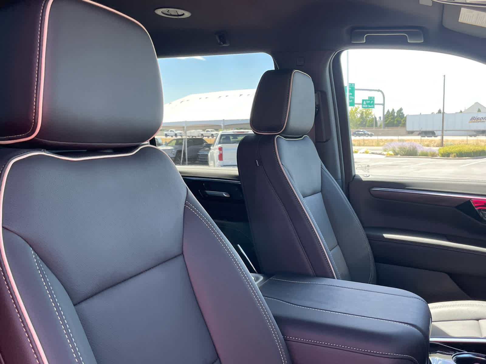 2025 Chevrolet Tahoe Premier photo 37