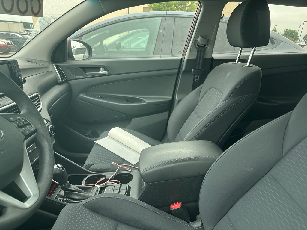 2021 Hyundai Tucson Value photo 2