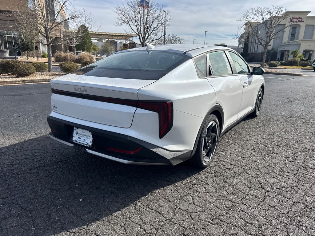 2025 Kia K4 EX photo 2