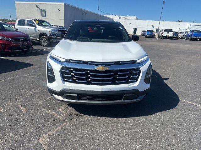 2026 Chevrolet Equinox LT photo 2