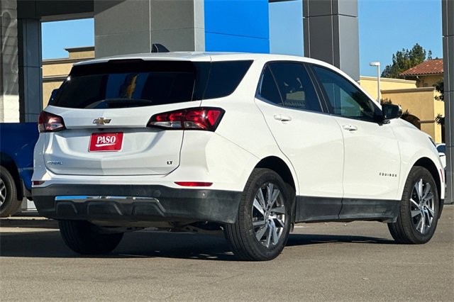 2024 Chevrolet Equinox LT photo 2