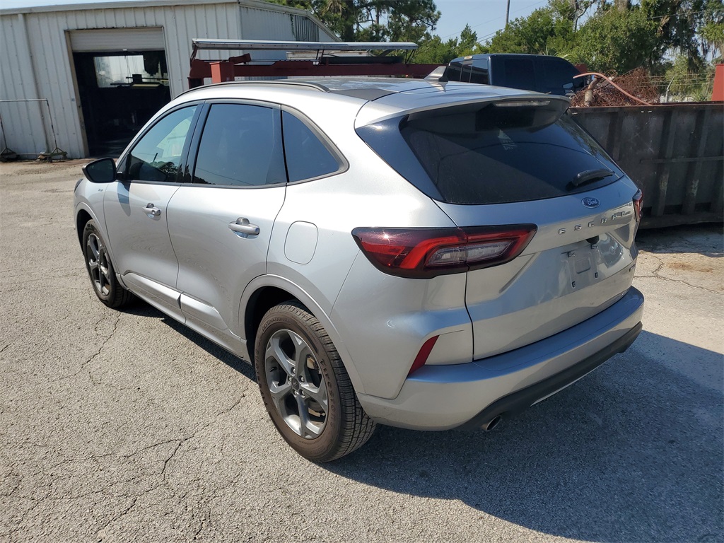 2023 Ford Escape ST-Line photo 5