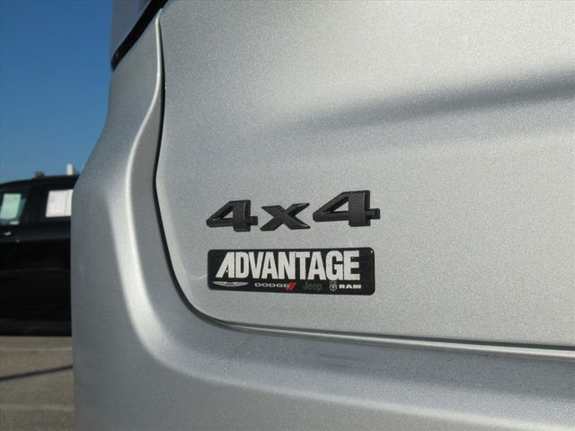 2026 Jeep Compass Trailhawk photo 4