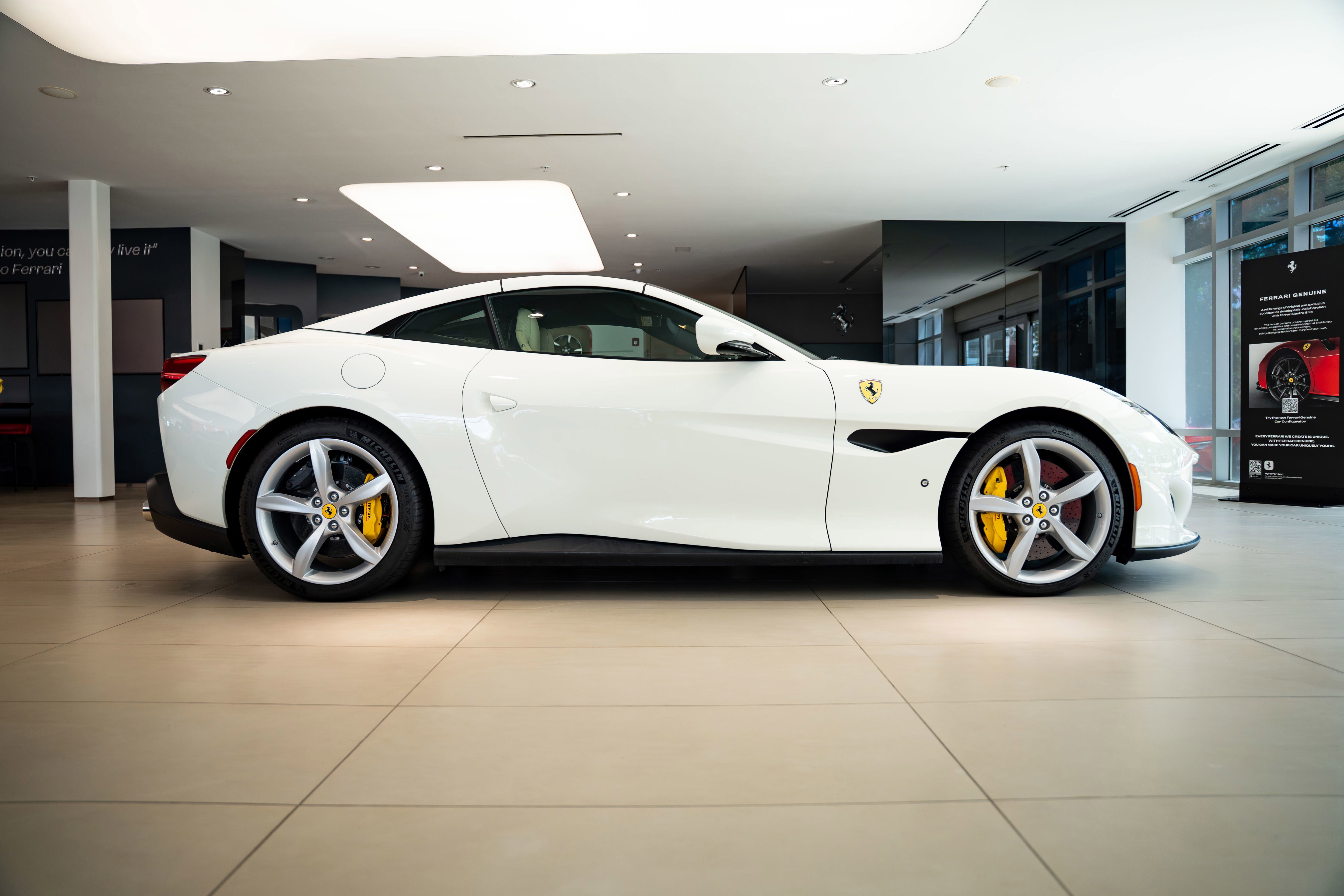 2019 Ferrari Portofino photo 25