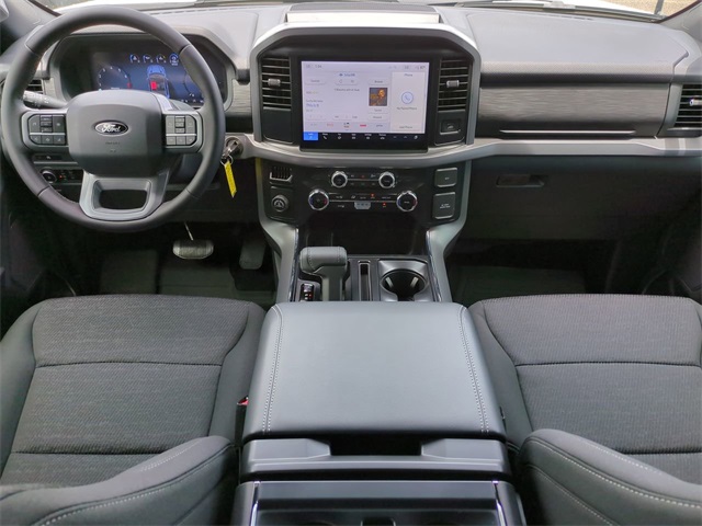 2025 Ford F-150 XLT photo 13