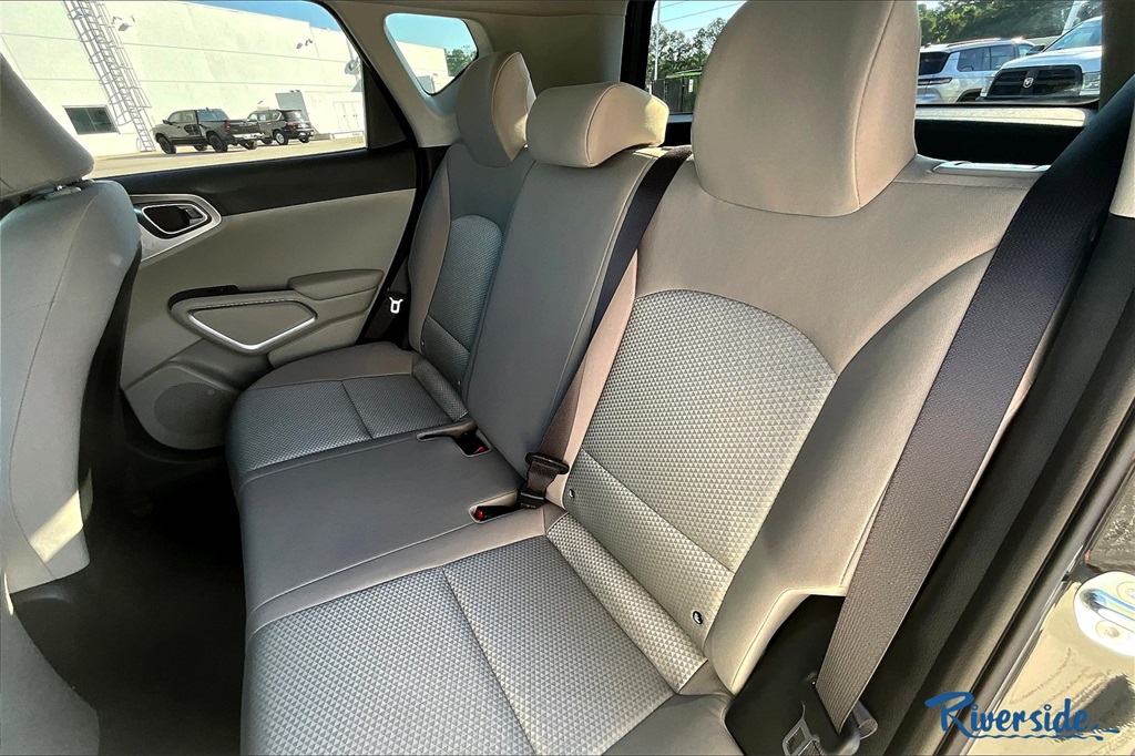 2025 Kia Soul LX photo 20
