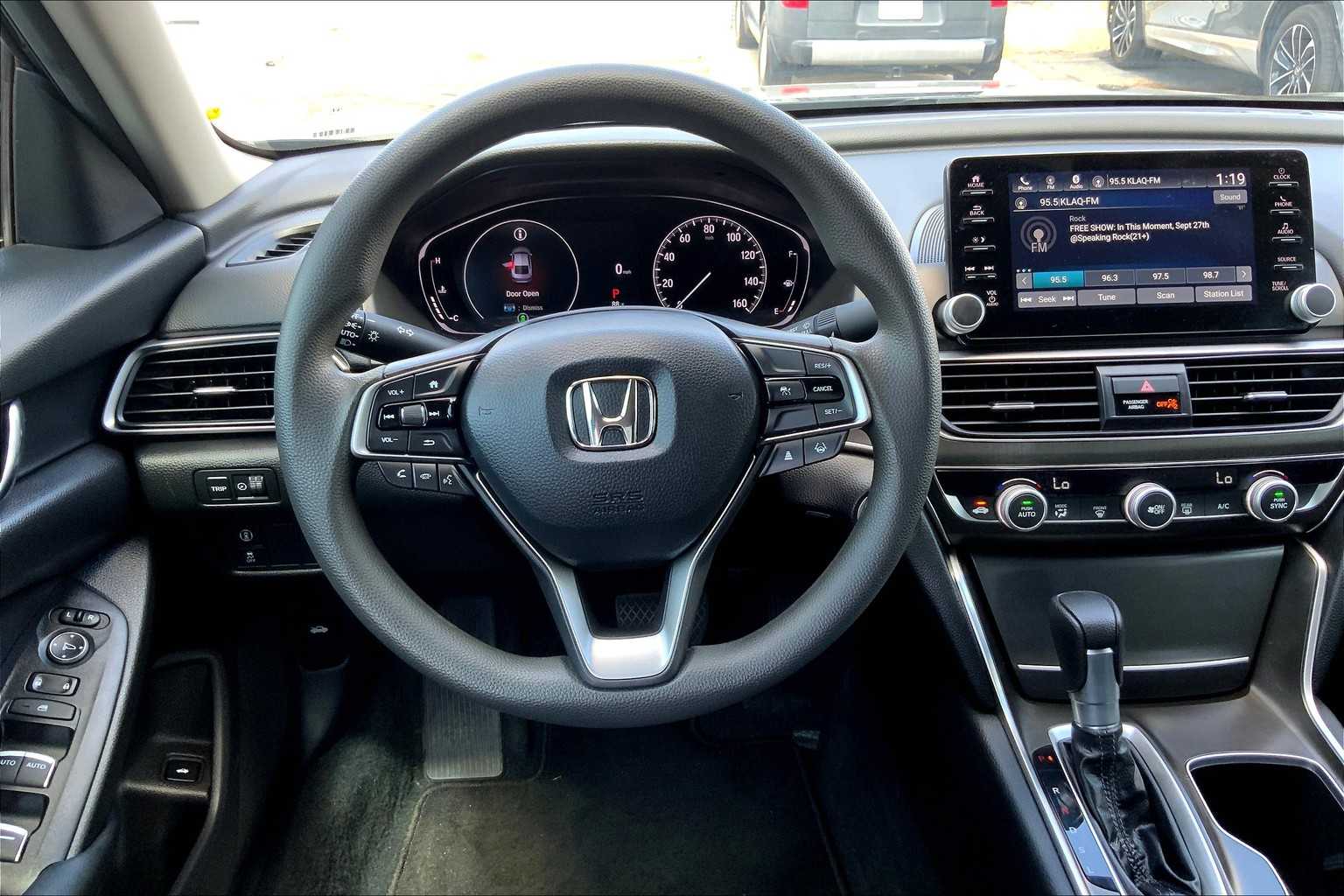 2022 Honda Accord LX photo 5