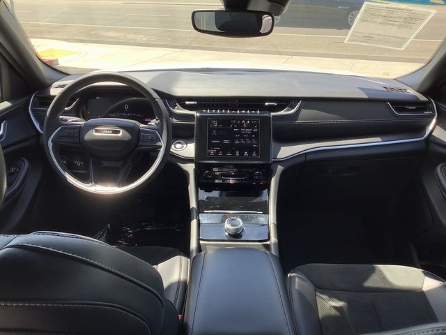 2023 Jeep Grand Cherokee Altitude photo 4